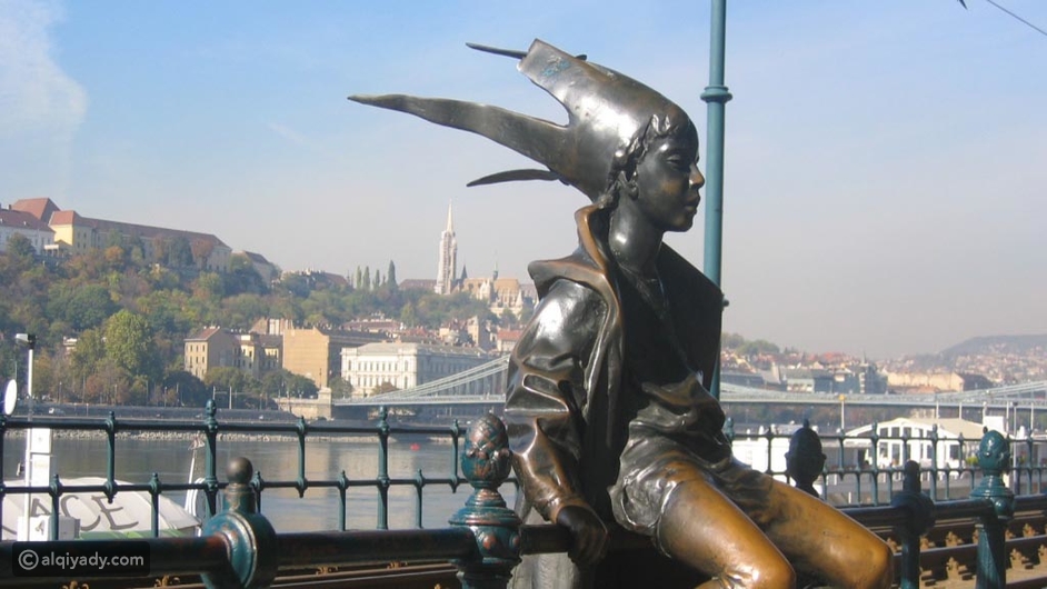 تمثال بودا بيست في المجر