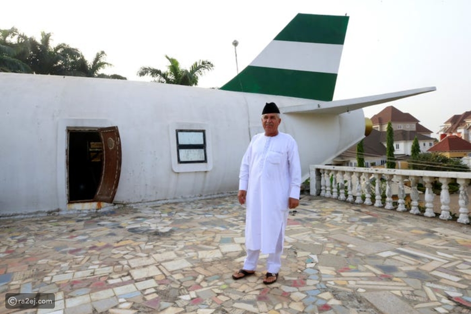 لأن زوجته تحب السفر: نيجيري يبني منزلاً على هيئة طائرة