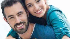 كيف تؤثر صحة الفم على خصوبة الرجال والنساء؟