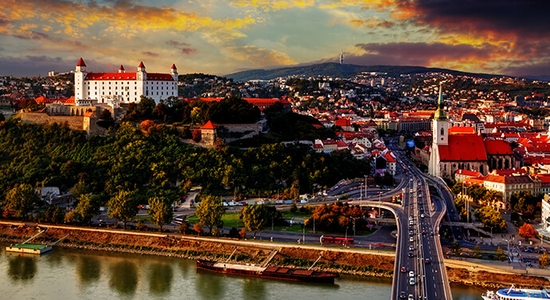 عواصم دول قارة أوروبا، وأسماء عملاتها - القيادي