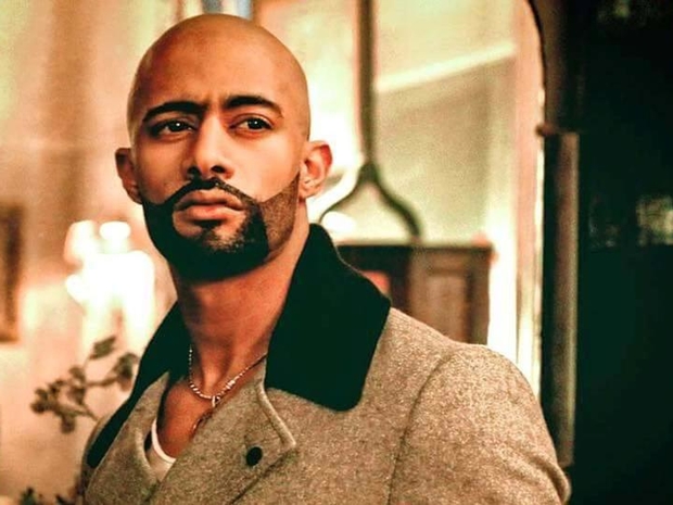 وذلك من خلال تقديم أعمال مثل التى قدمها مؤخرًا