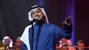 شاهد: موقف محرج لـ راشد الماجد على المسرح